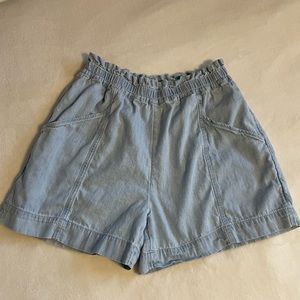 Elizabeth and James 420 Chambray Shorts Size Small in Good Used Condition
